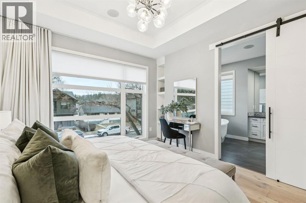 Single Family House for Sale in   Avenue NW Parkdale Calgary 