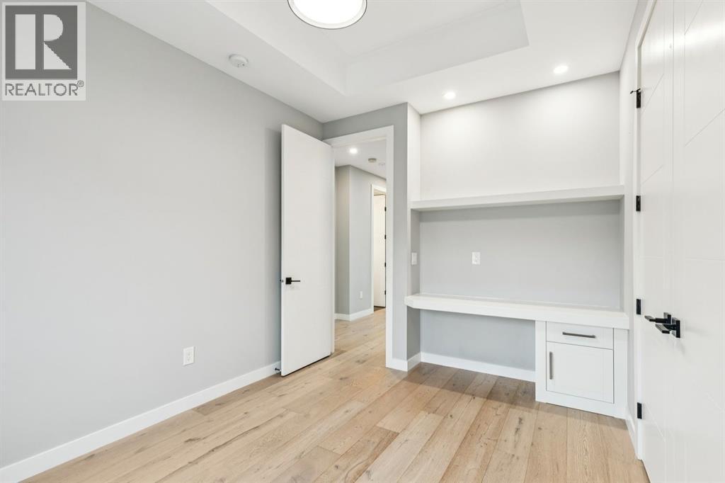 Single Family House for Sale in   Avenue NW Parkdale Calgary 