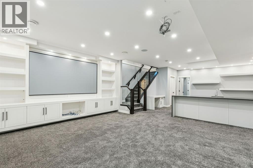 Single Family House for Sale in   Avenue NW Parkdale Calgary 