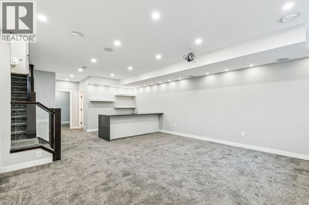 Single Family House for Sale in   Avenue NW Parkdale Calgary 