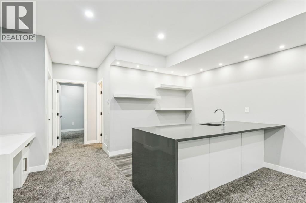 Single Family House for Sale in   Avenue NW Parkdale Calgary 