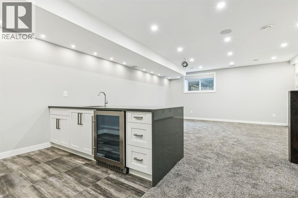 Single Family House for Sale in   Avenue NW Parkdale Calgary 