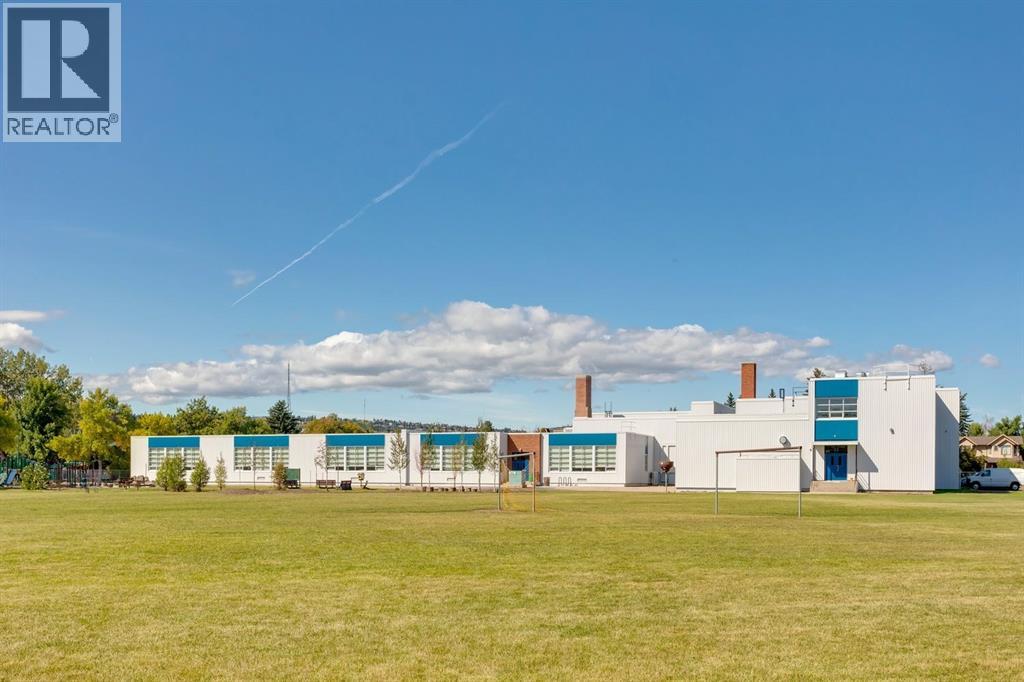 Single Family House for Sale in   Avenue NW Parkdale Calgary 