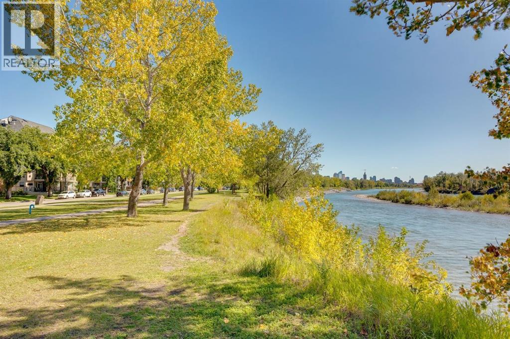 Single Family House for Sale in   Avenue NW Parkdale Calgary 