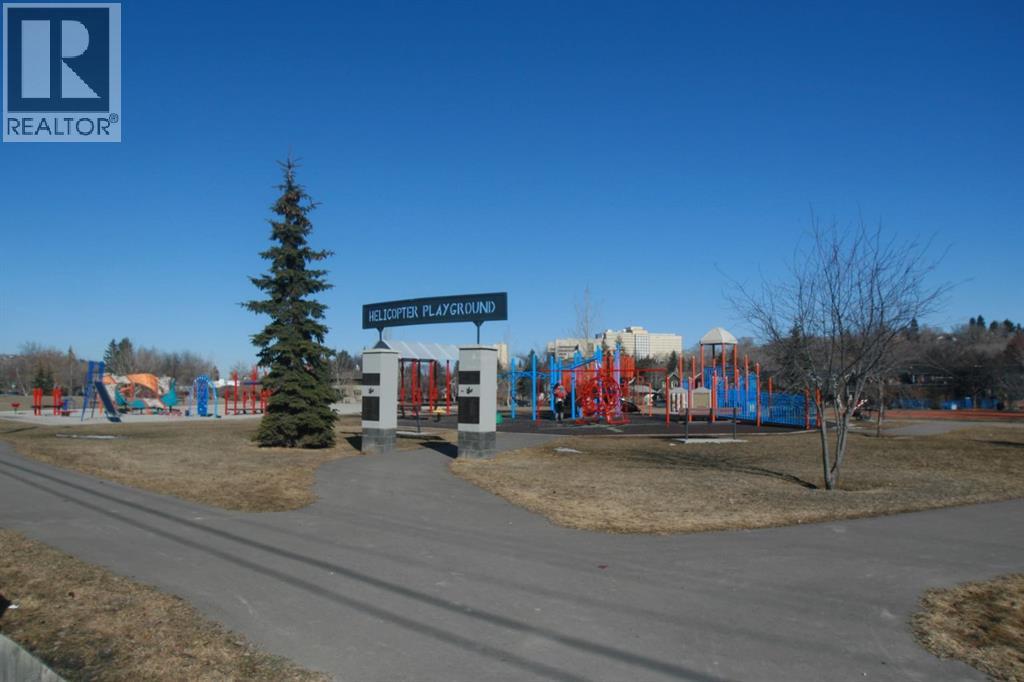 Single Family House for Sale in   Avenue NW Parkdale Calgary 