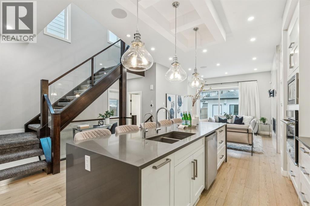 Single Family House for Sale in   Avenue NW Parkdale Calgary 