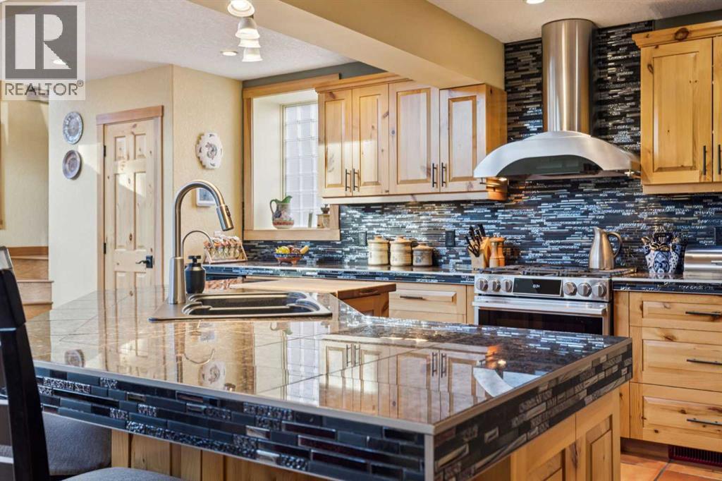 Single Family House 4 Level for Sale in  Viceroy Drive NW Varsity Calgary 