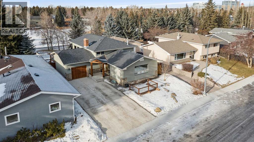 Single Family House 4 Level for Sale in  Viceroy Drive NW Varsity Calgary 
