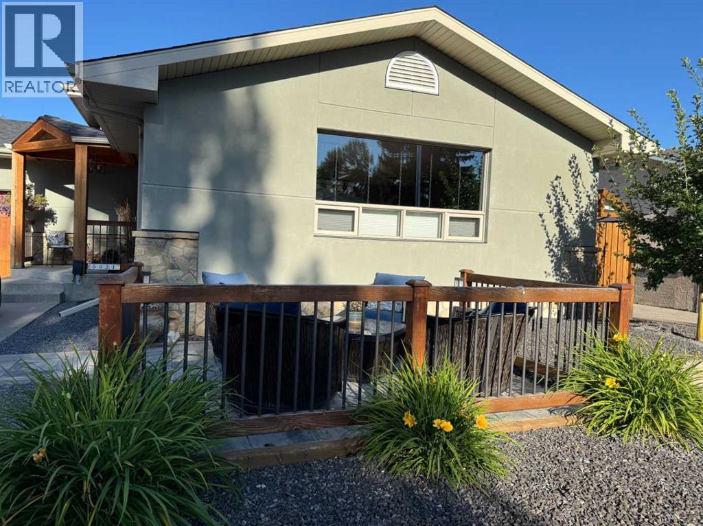 Single Family House 4 Level for Sale in  Viceroy Drive NW Varsity Calgary 