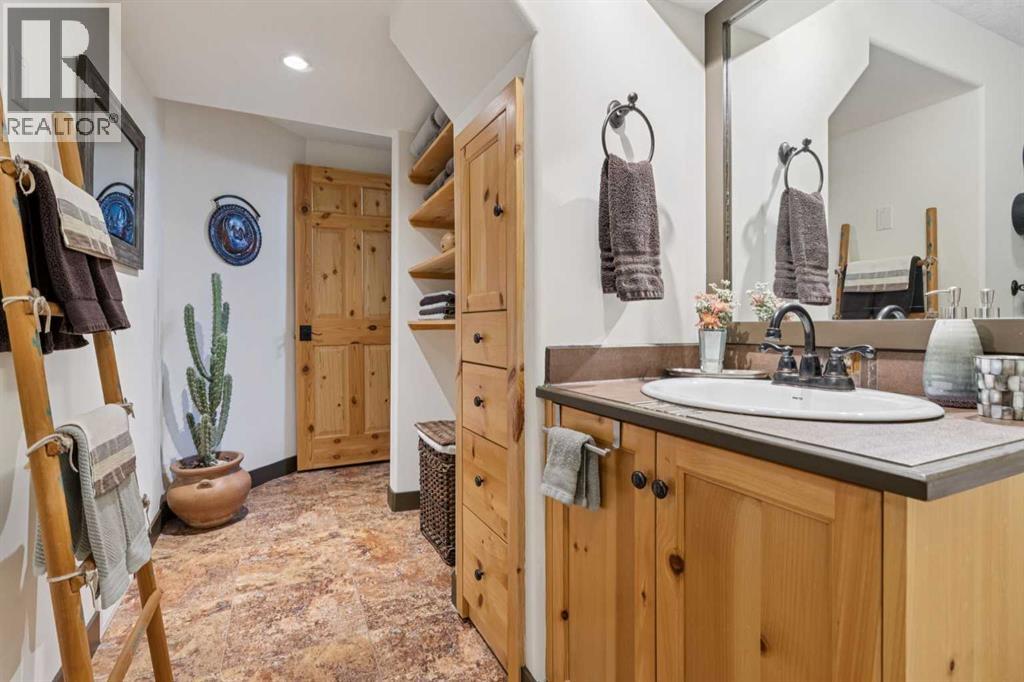 Single Family House 4 Level for Sale in  Viceroy Drive NW Varsity Calgary 