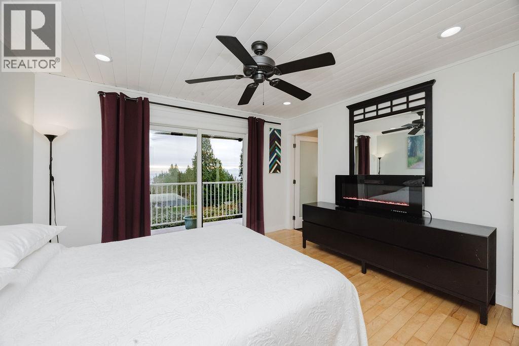 1405 VELVET ROAD, Gibsons