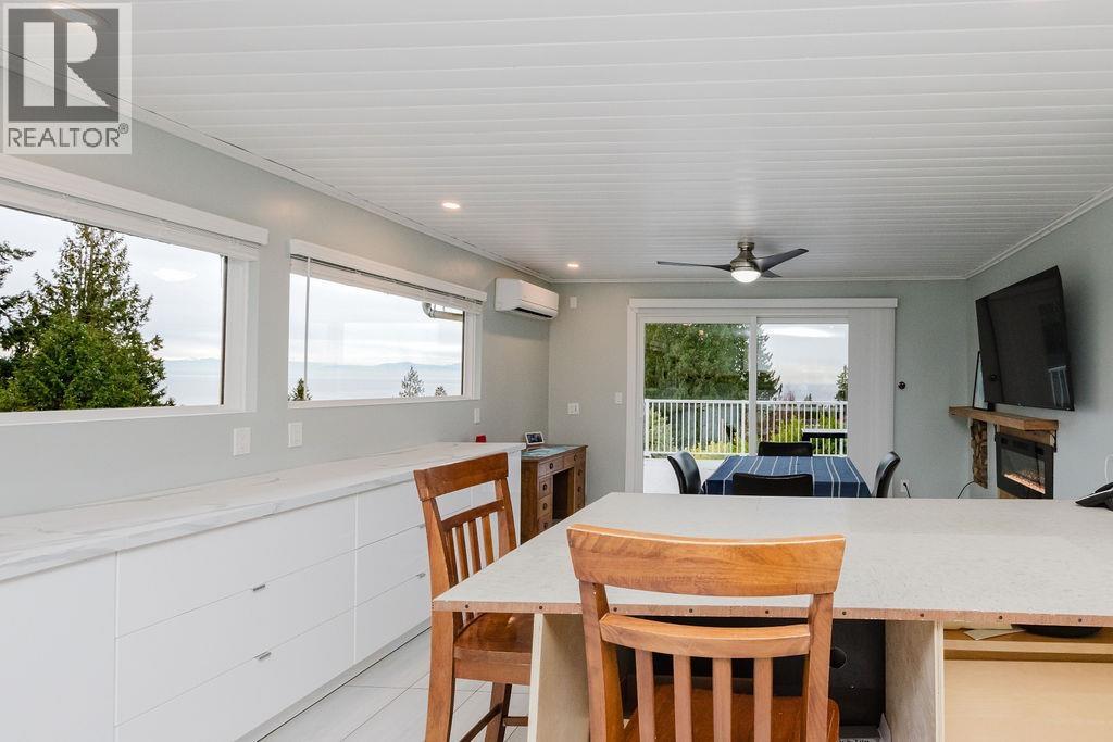 1405 VELVET ROAD, Gibsons