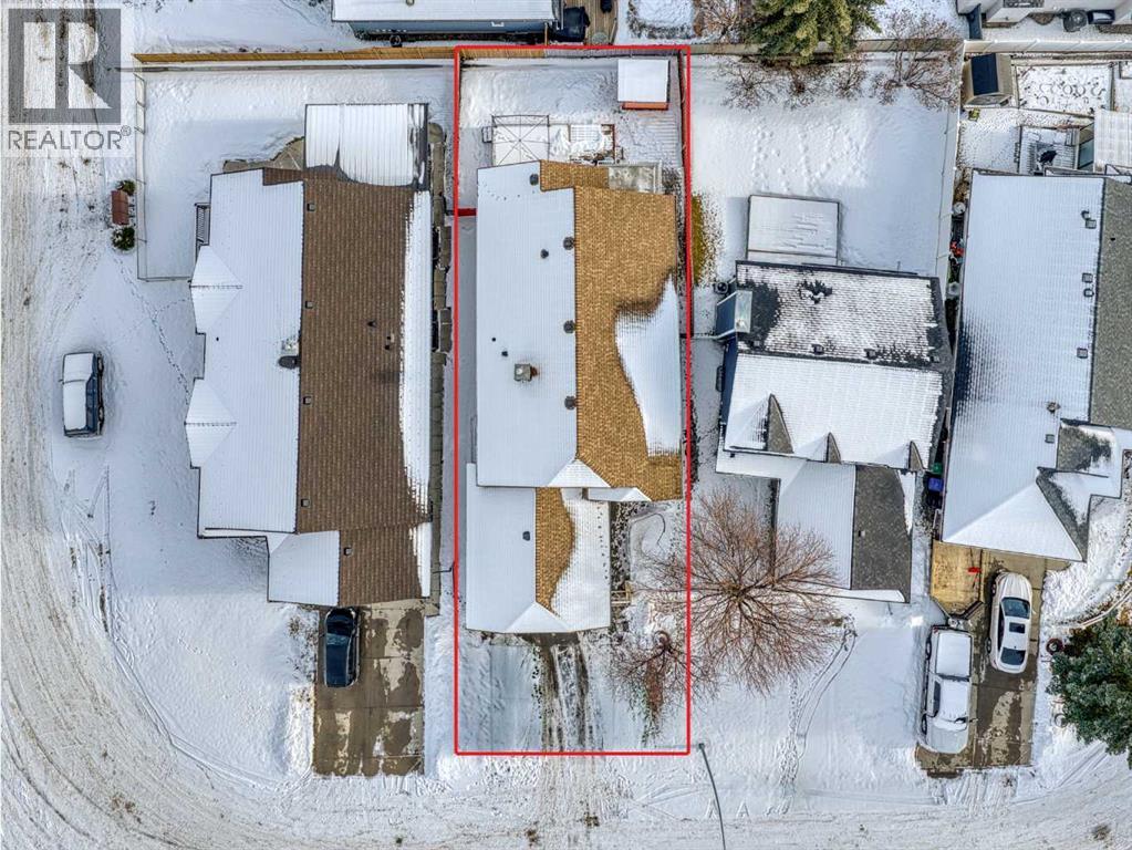 Single Family House Bi-level for Sale in  Somerset Close SW Somerset Calgary 