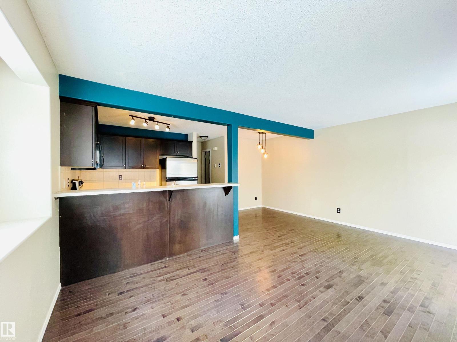 
          78 230 EDWARDS Drive SW
            <br/>
            <span>Edmonton</span>
            , 
            <span>AB</span>
             <span>T6X1G7</span>
         - Photo 17