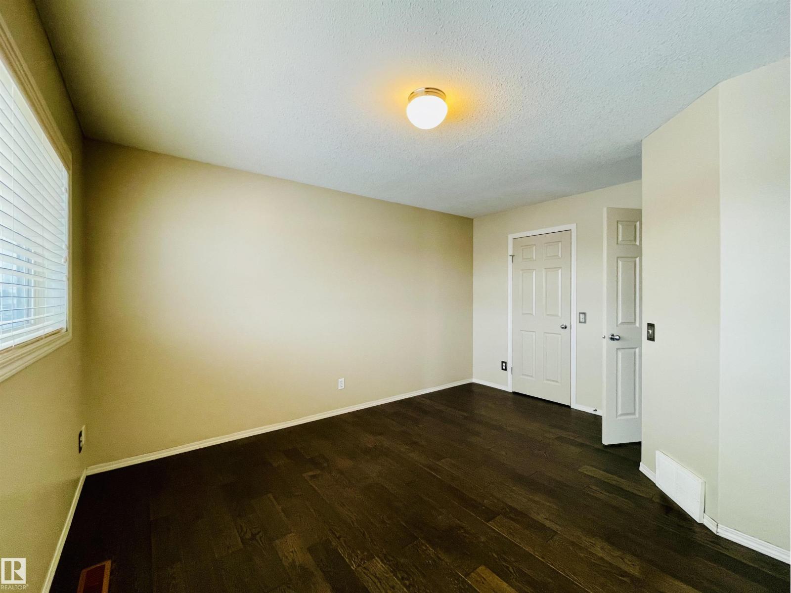 
          78 230 EDWARDS Drive SW
            <br/>
            <span>Edmonton</span>
            , 
            <span>AB</span>
             <span>T6X1G7</span>
         - Photo 45
