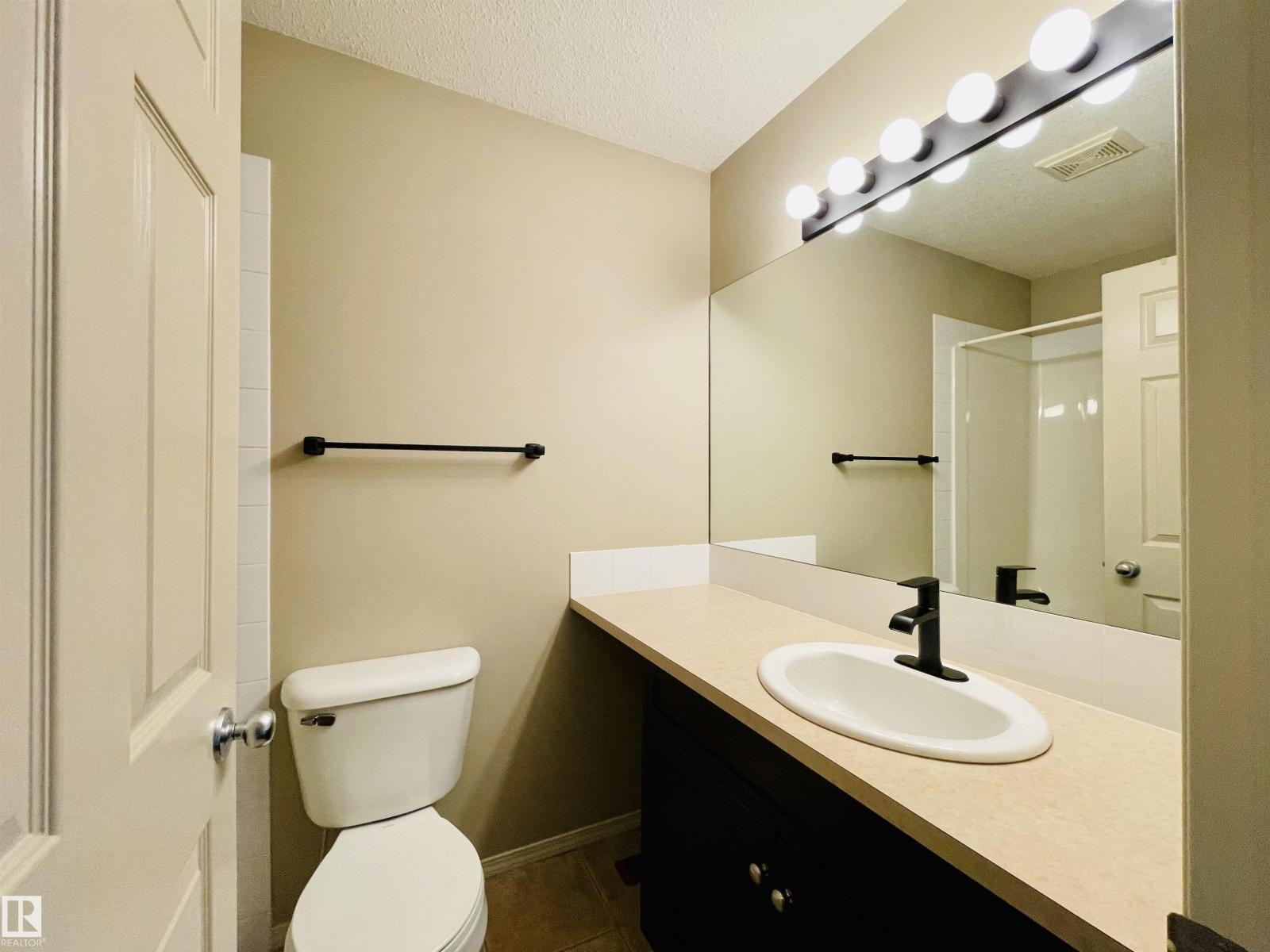 
          78 230 EDWARDS Drive SW
            <br/>
            <span>Edmonton</span>
            , 
            <span>AB</span>
             <span>T6X1G7</span>
         - Photo 47