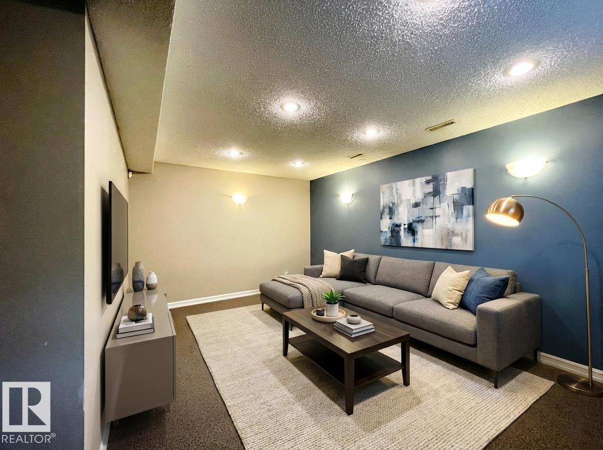 
          78 230 EDWARDS Drive SW
            <br/>
            <span>Edmonton</span>
            , 
            <span>AB</span>
             <span>T6X1G7</span>
        