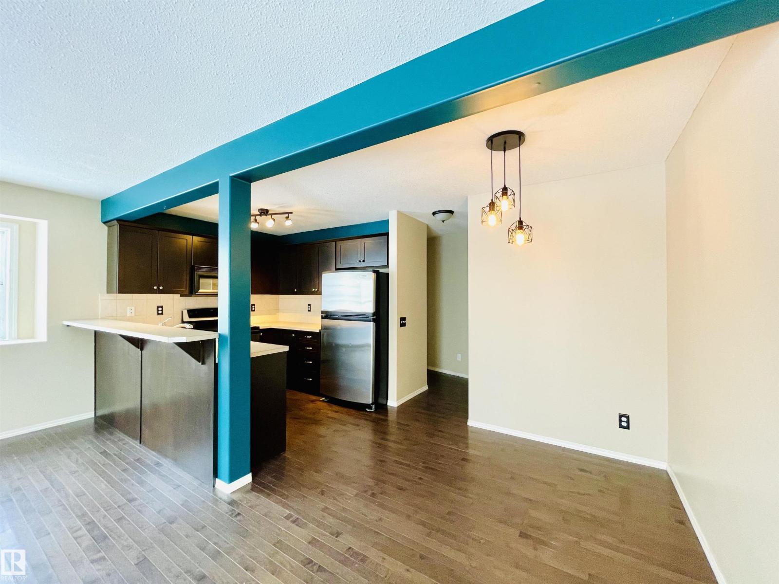 
          78 230 EDWARDS Drive SW
            <br/>
            <span>Edmonton</span>
            , 
            <span>AB</span>
             <span>T6X1G7</span>
         - Photo 25