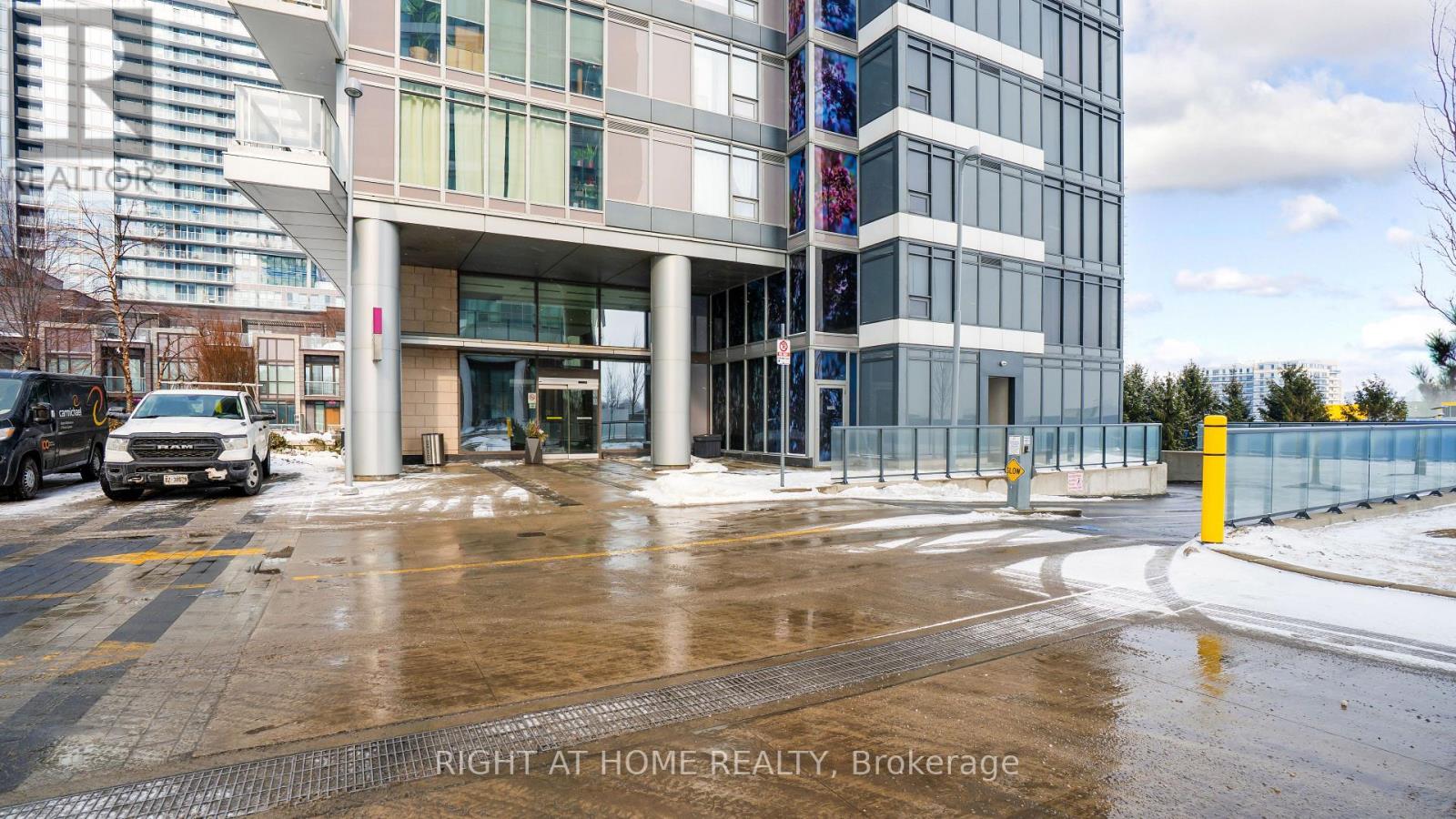 317 - 121 MCMAHON DRIVE - Photo 3 of 45, Toronto (Bayview Village), Ontario