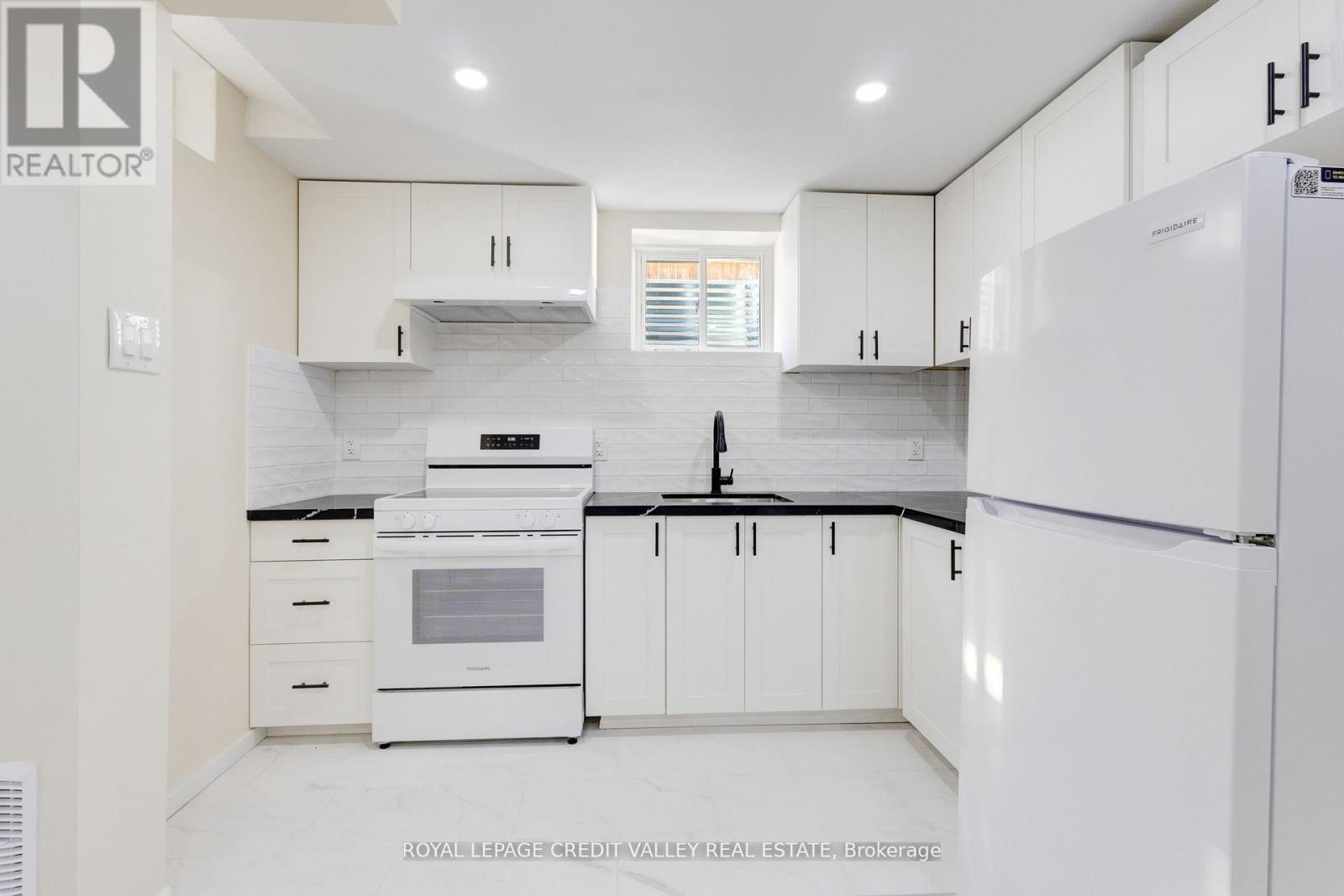 46 Brunswick Unit #Bsmt photo 2