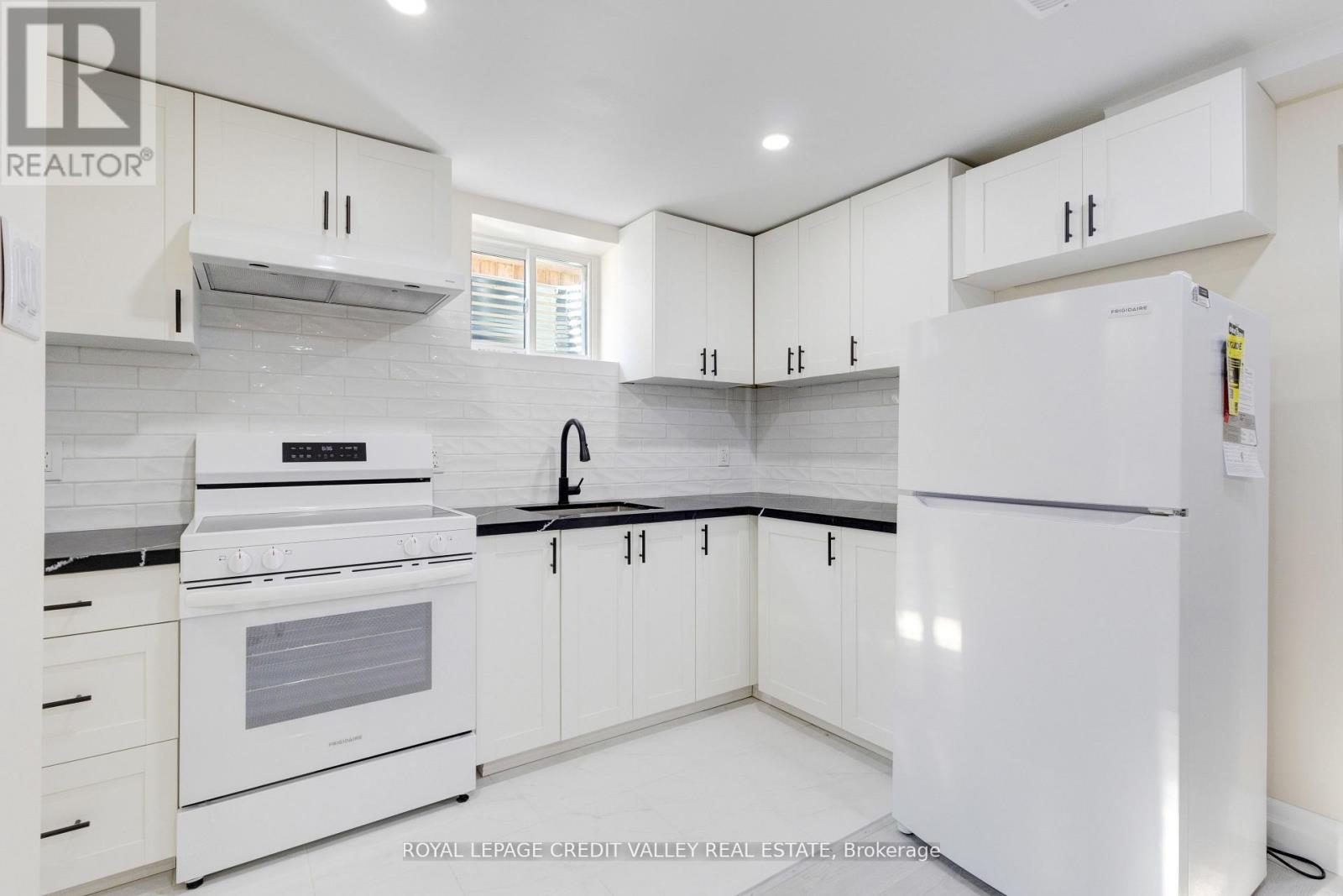 46 Brunswick Unit #Bsmt photo 3