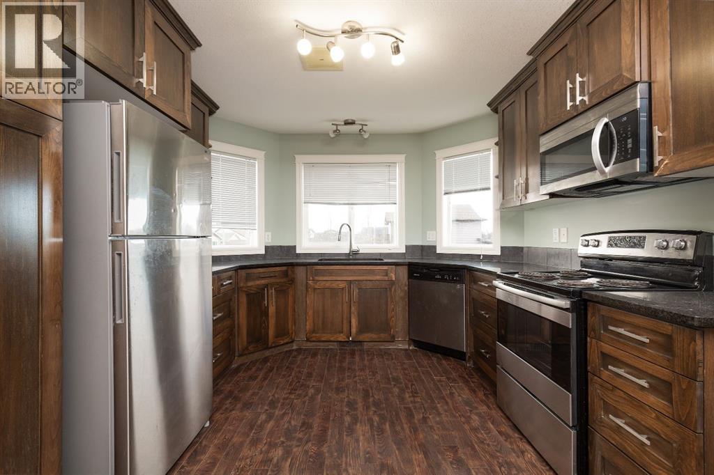 Single Family House for Sale in  Mt Sundance Manor W Sunridge Lethbridge 