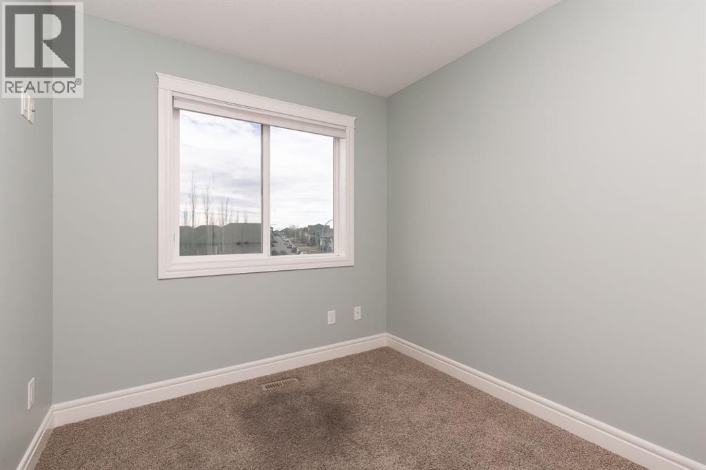 Single Family House for Sale in  Mt Sundance Manor W Sunridge Lethbridge 