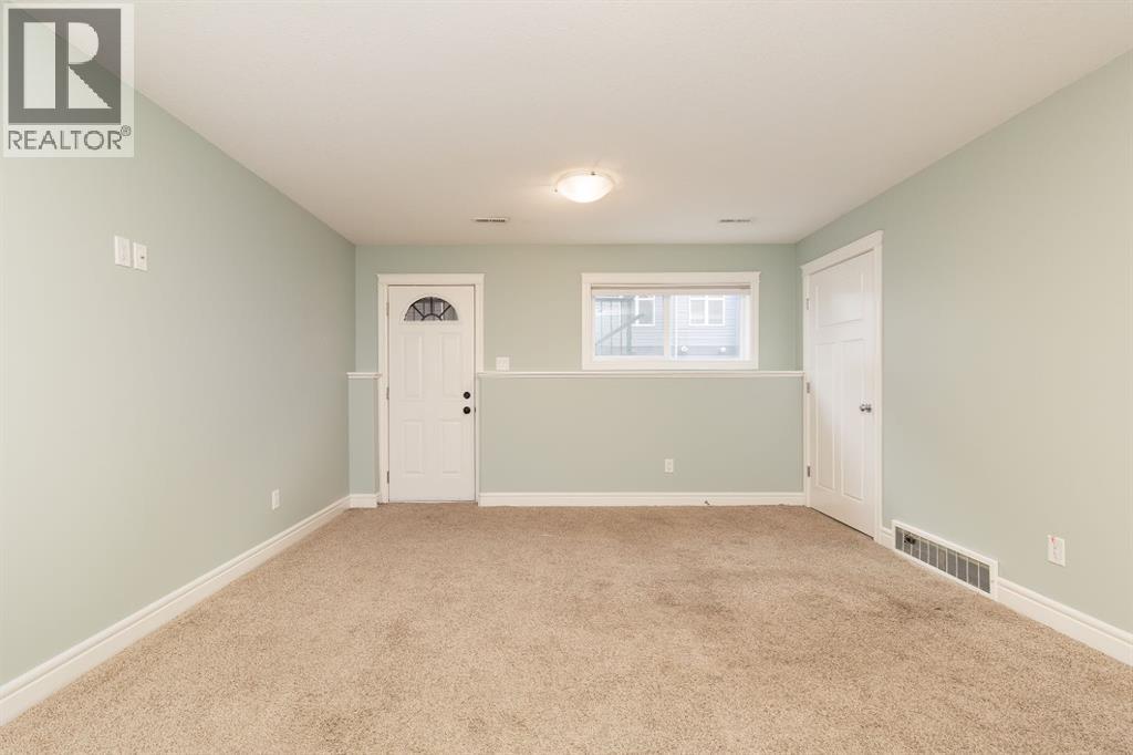 Single Family House for Sale in  Mt Sundance Manor W Sunridge Lethbridge 