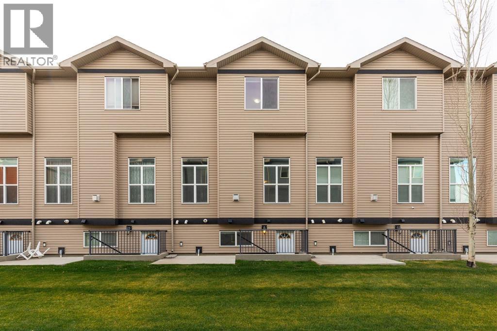 Single Family House for Sale in  Mt Sundance Manor W Sunridge Lethbridge 