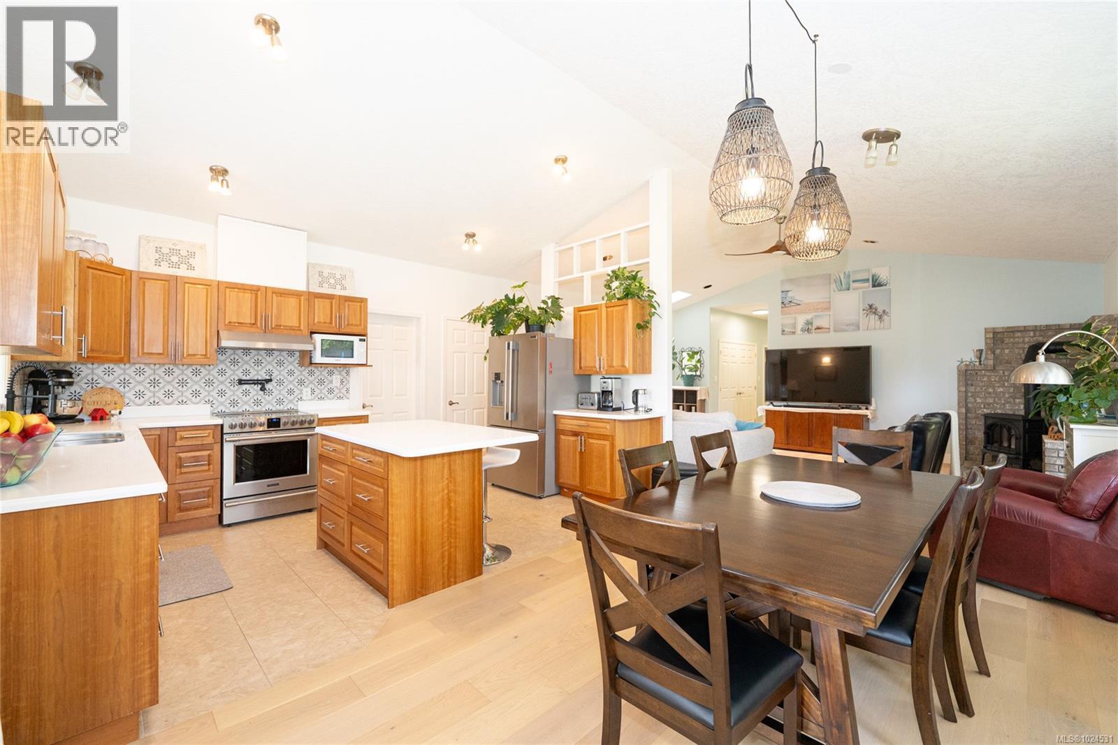 1185 Hutchinson Rd, Cobble Hill