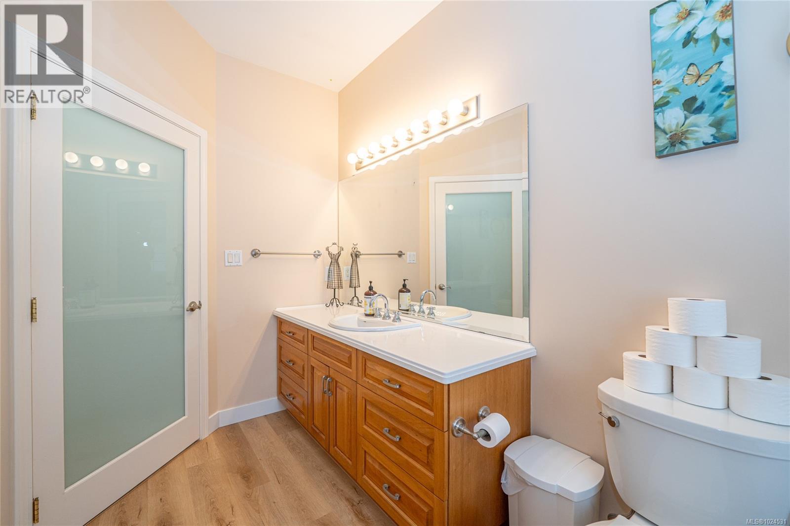 1185 Hutchinson Rd, Cobble Hill