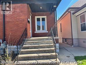 934 Gladstone - Photo 3 of 12, Windsor, Ontario