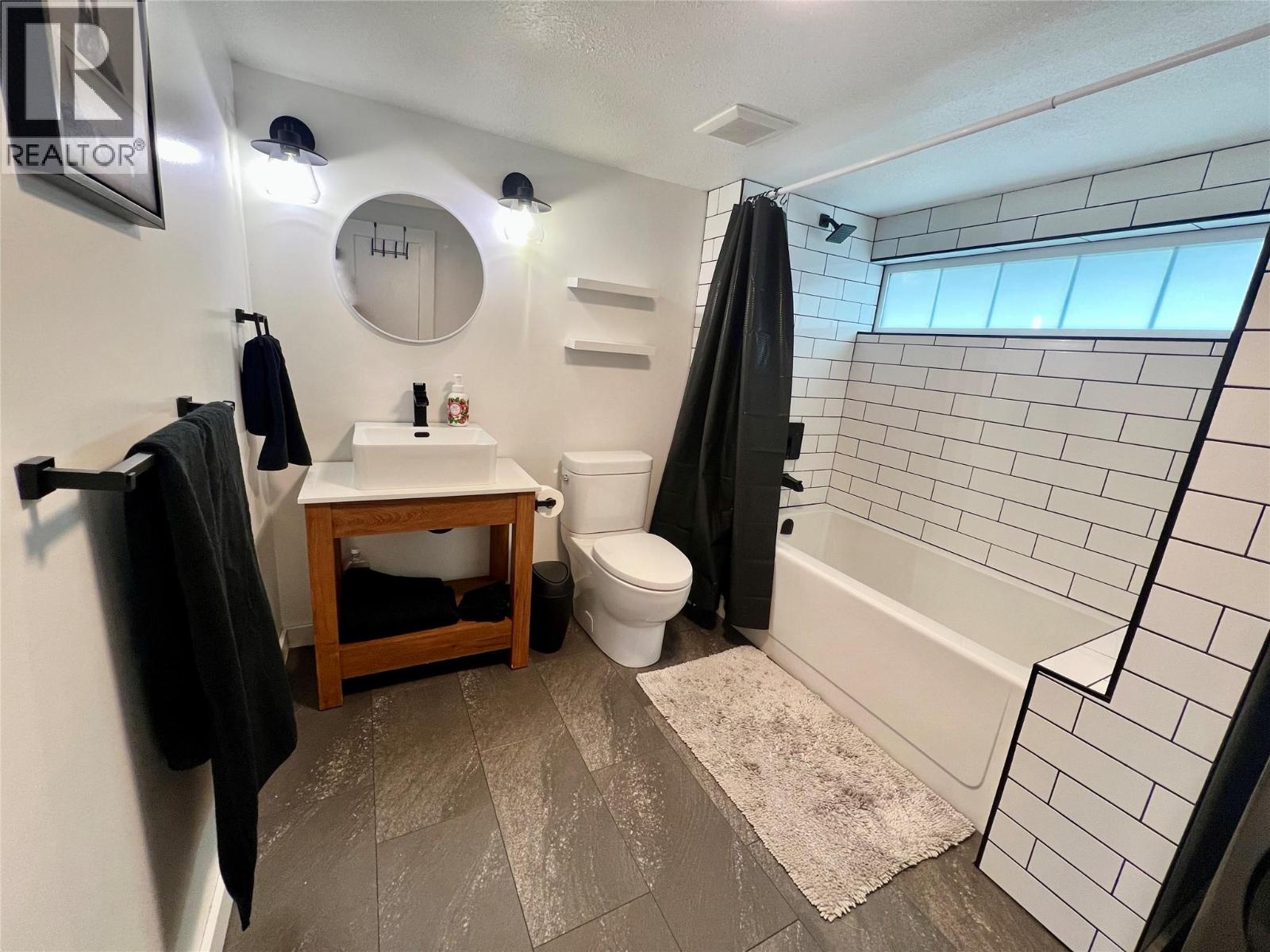 12914 Oyama Road, Lake Country