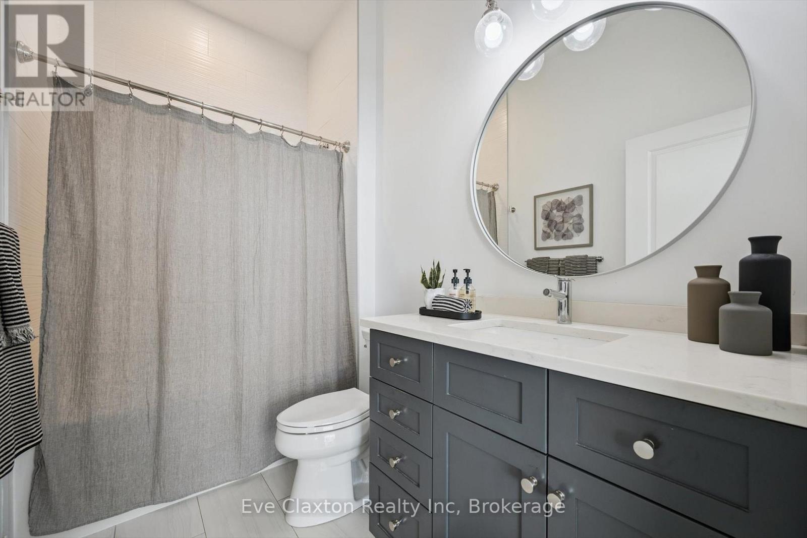 #204 1880 GORDON STREET - 20