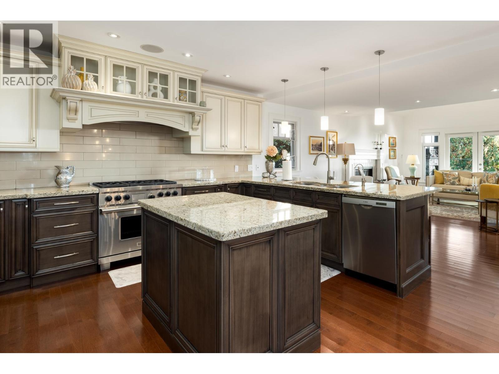 2623 LAWSON AVENUE, West Vancouver