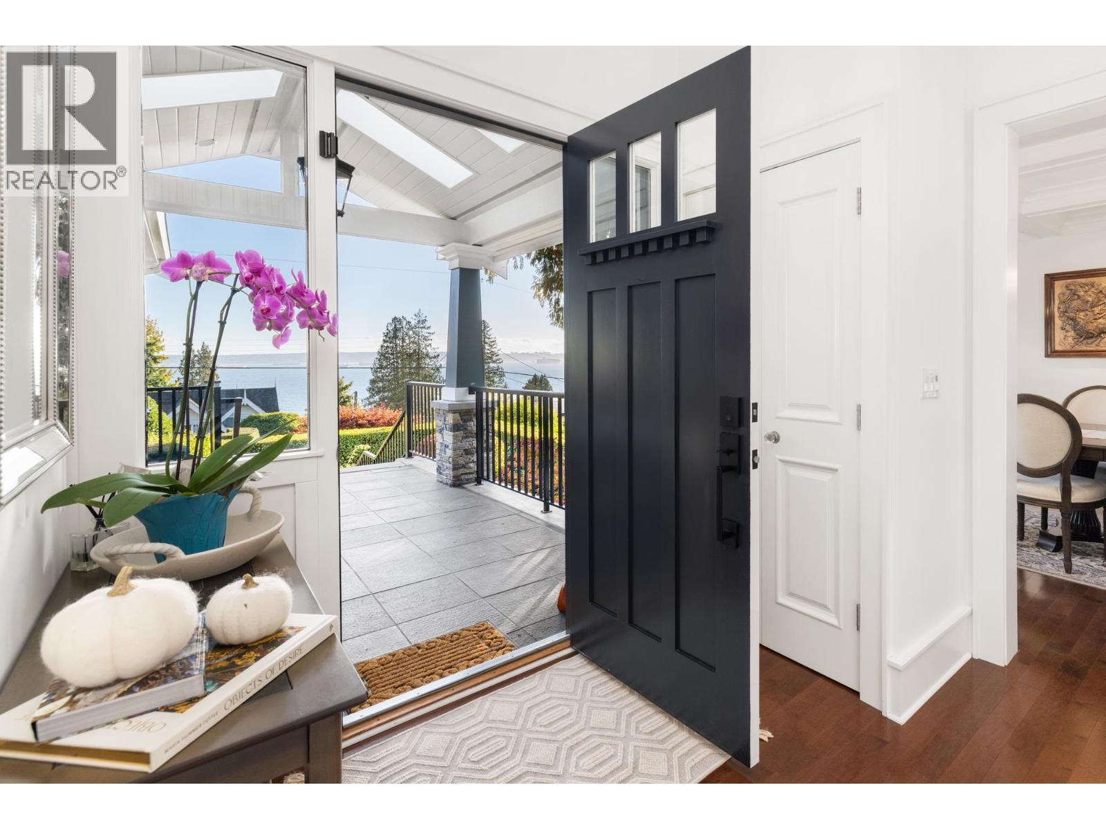 2623 LAWSON AVENUE, West Vancouver