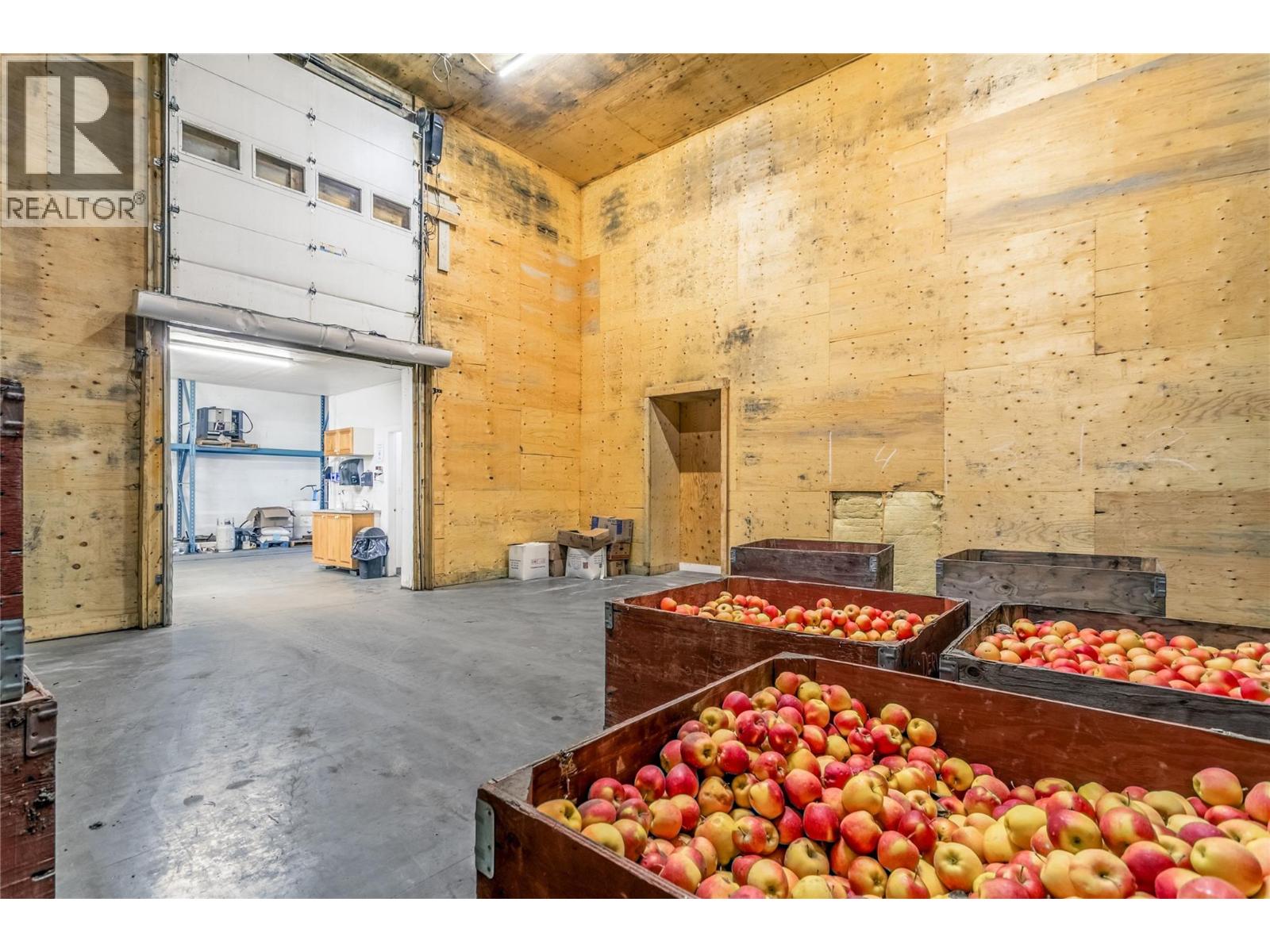  1685 Rutland Road North, Kelowna