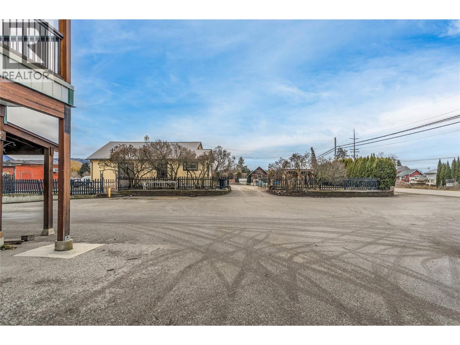  1685 Rutland Road North, Kelowna