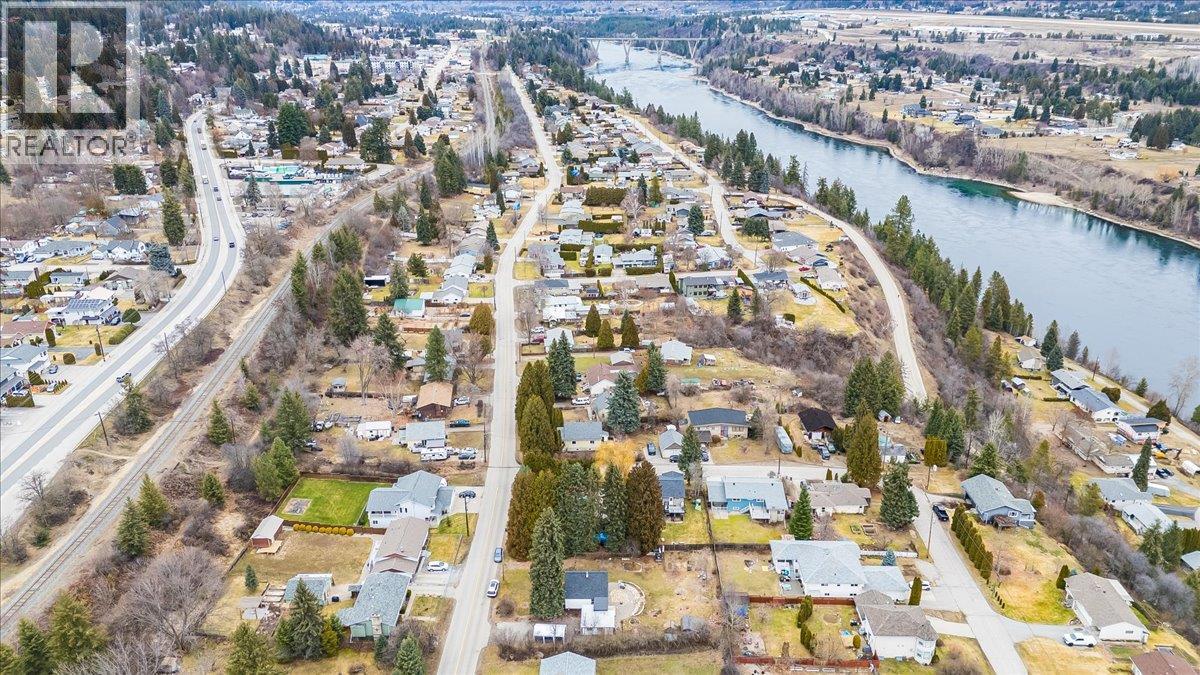 2905 5TH Avenue, Castlegar