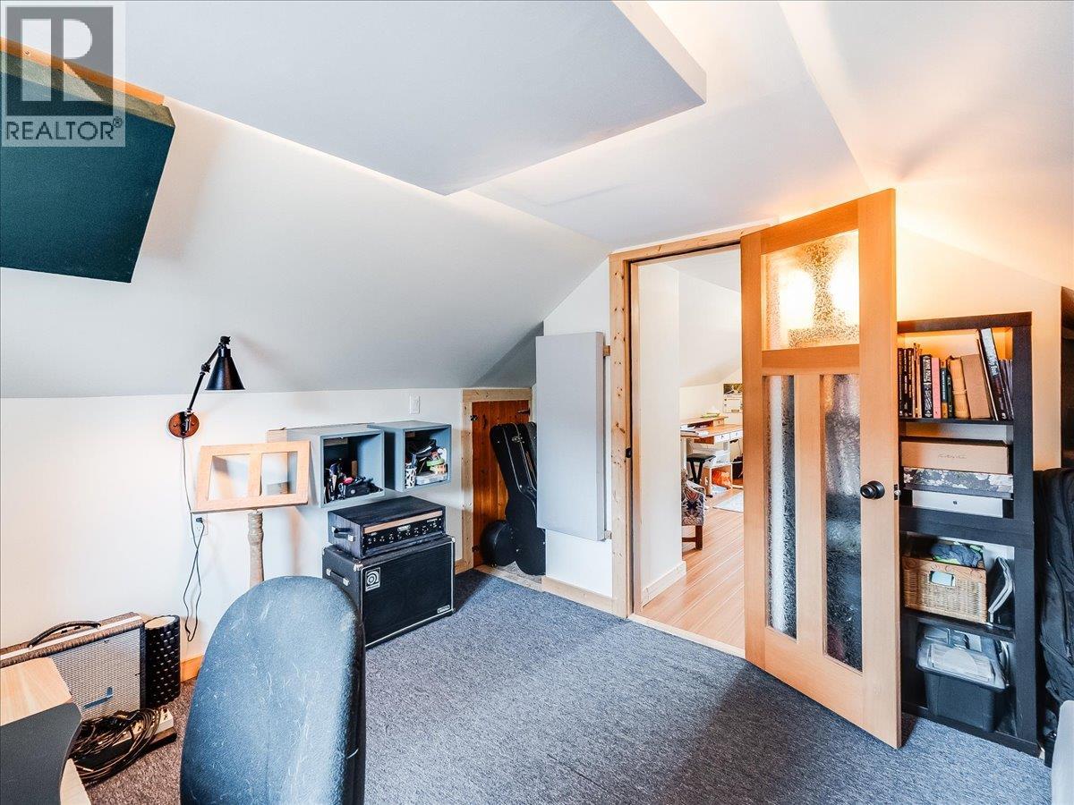 2905 5TH Avenue, Castlegar