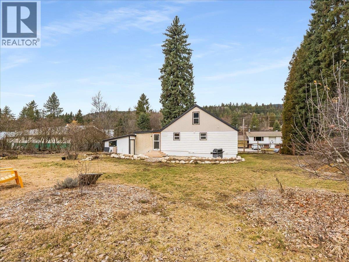 2905 5TH Avenue, Castlegar