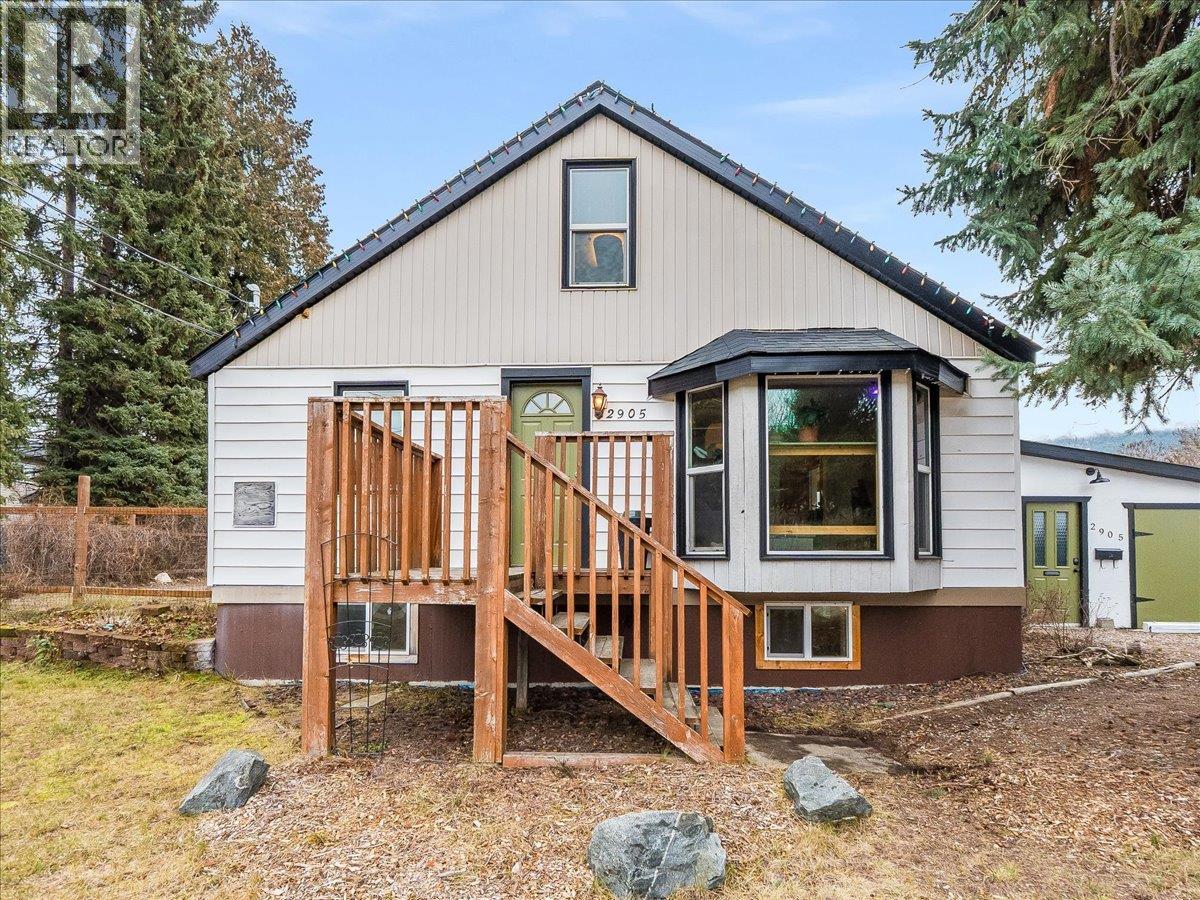 2905 5TH Avenue, Castlegar