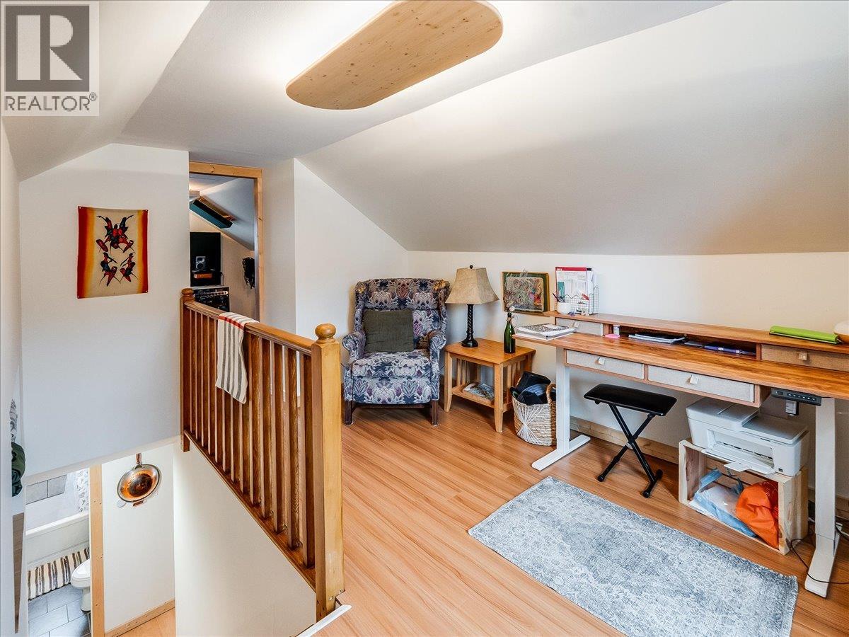 2905 5TH Avenue, Castlegar