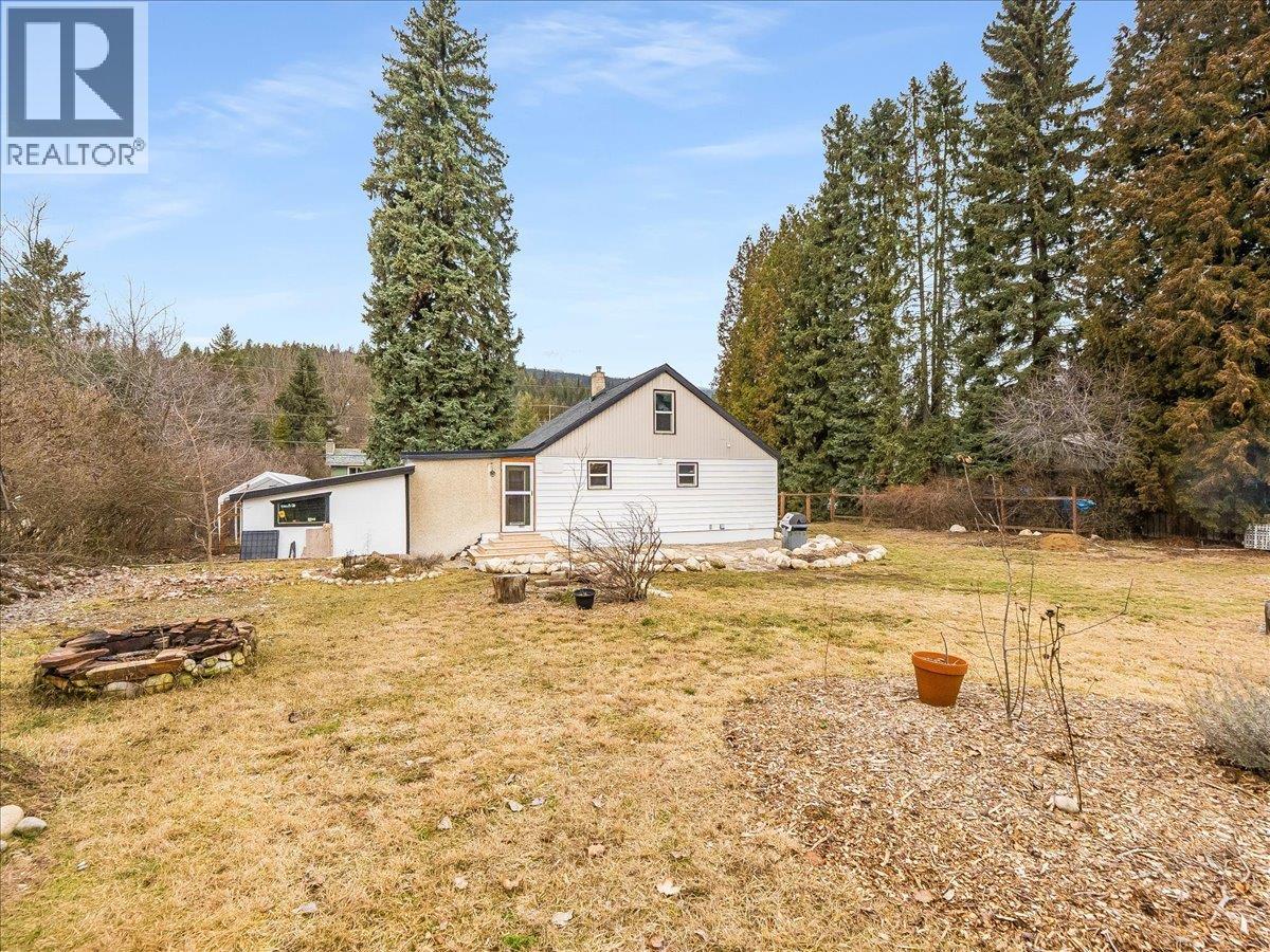 2905 5TH Avenue, Castlegar