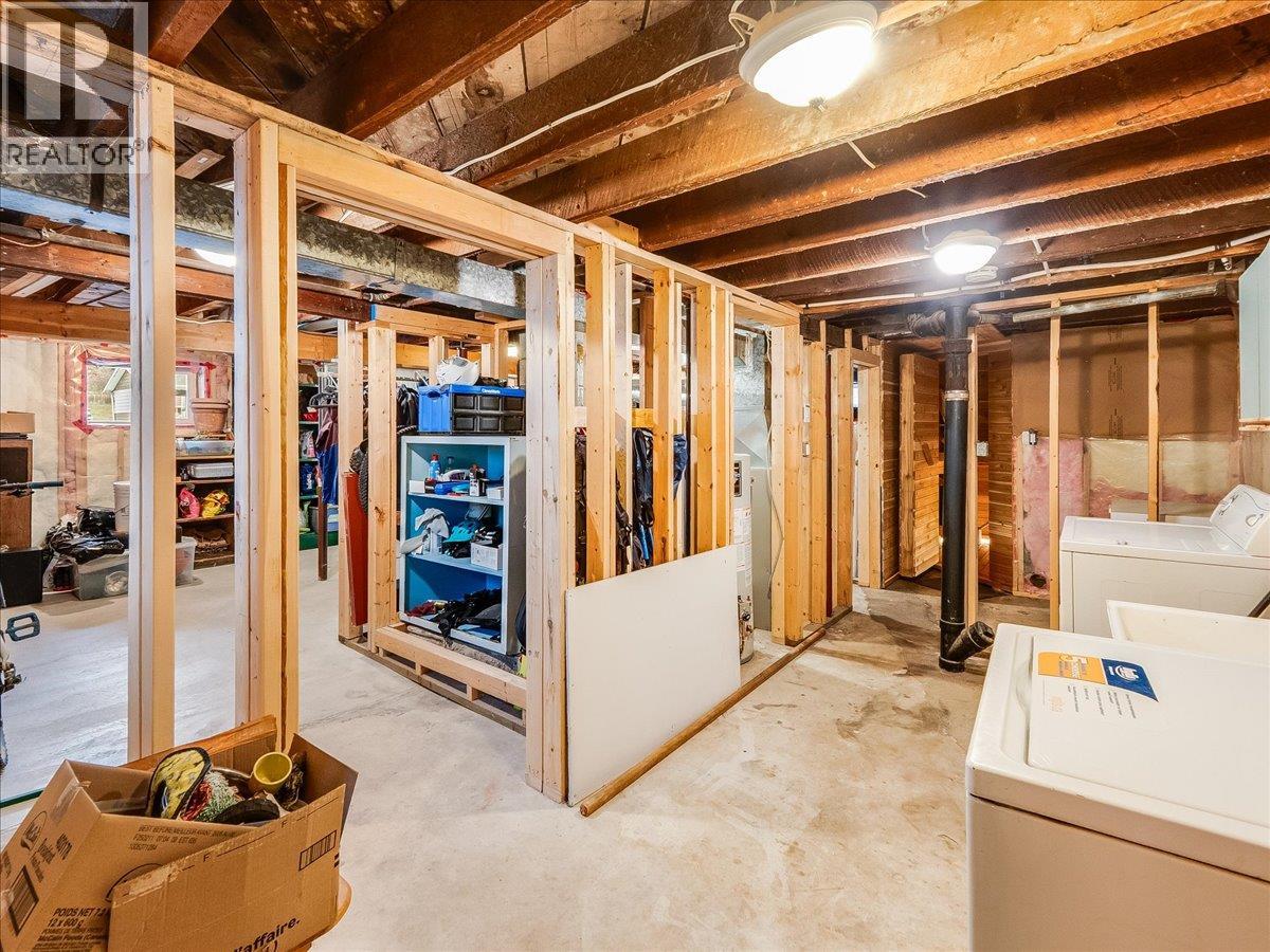 2905 5TH Avenue, Castlegar