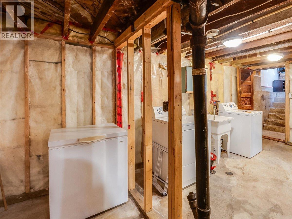 2905 5TH Avenue, Castlegar