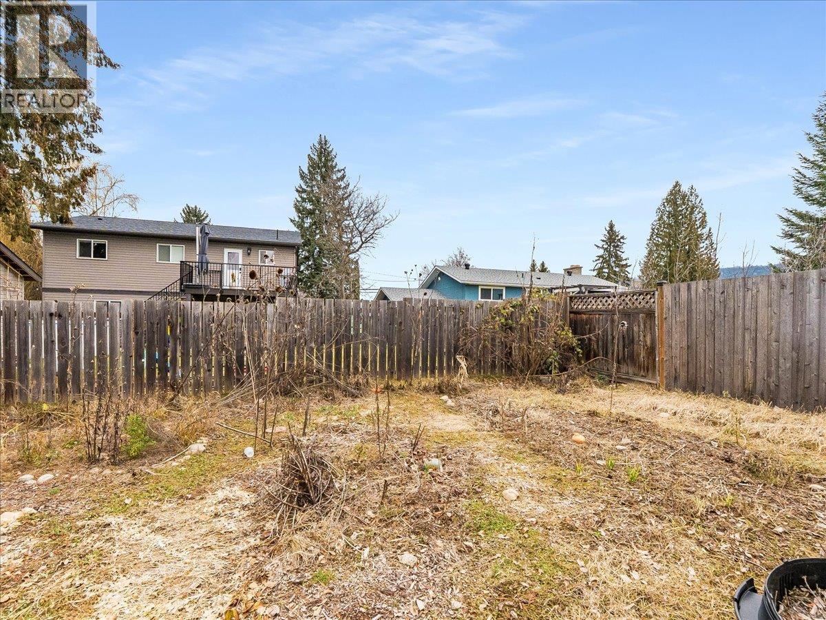 2905 5TH Avenue, Castlegar