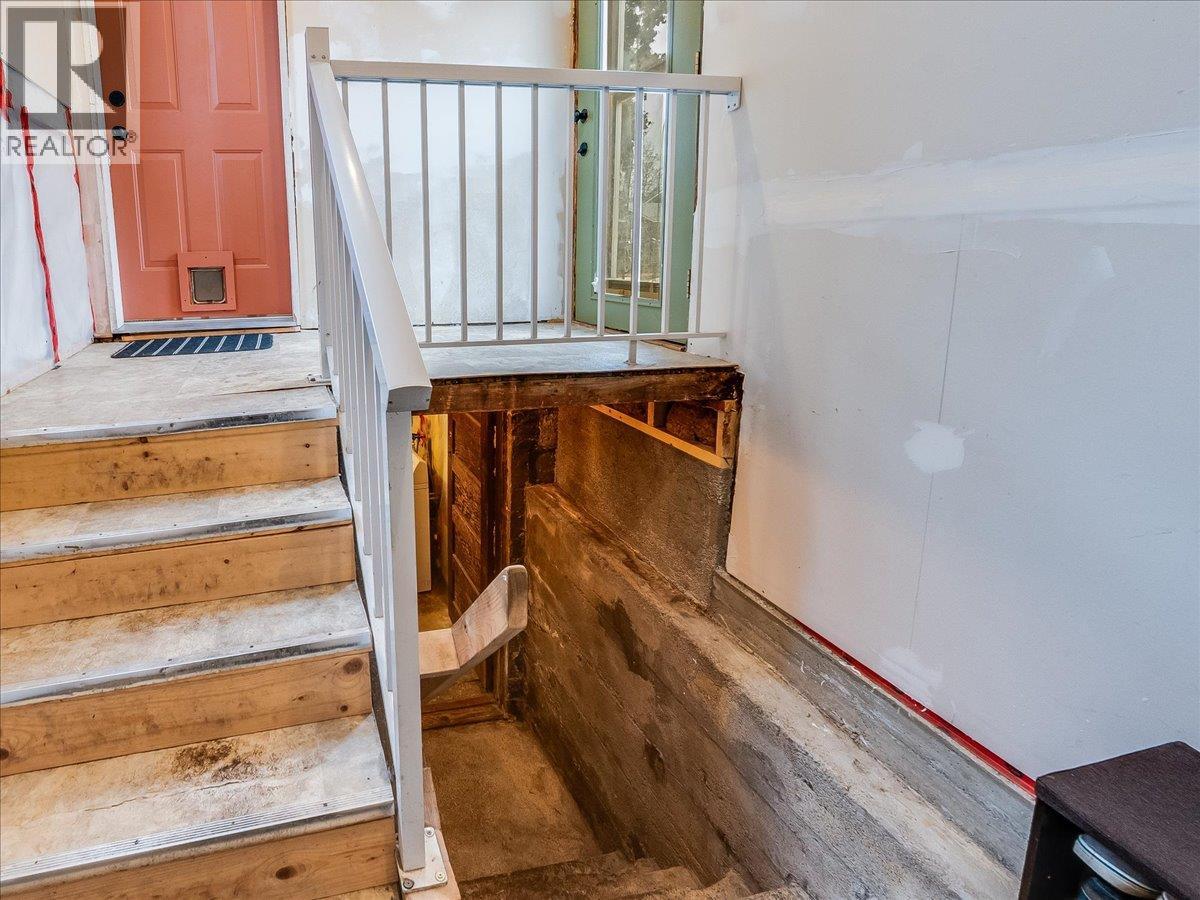 2905 5TH Avenue, Castlegar