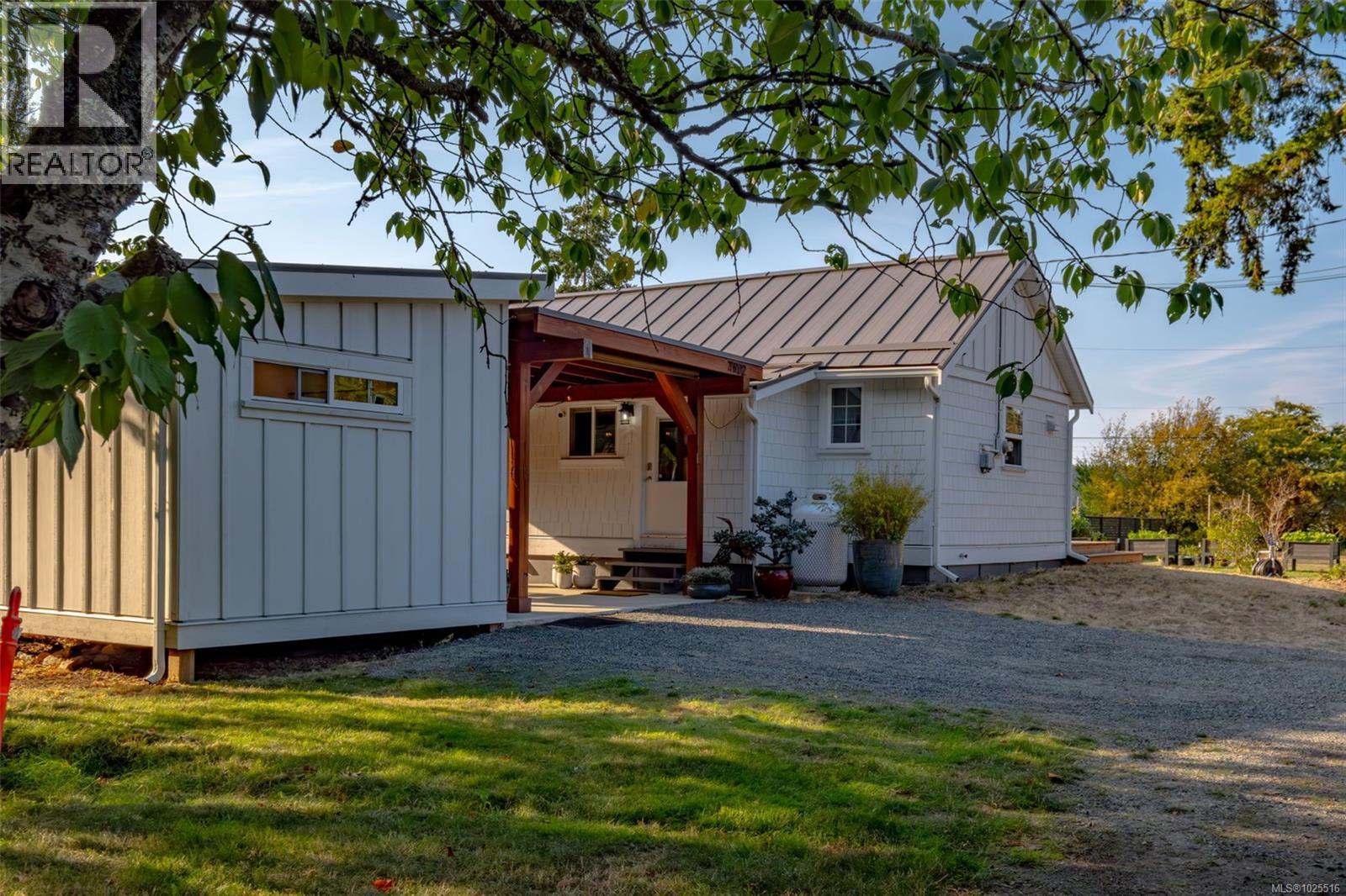 7902 Lantzville Rd, Lantzville