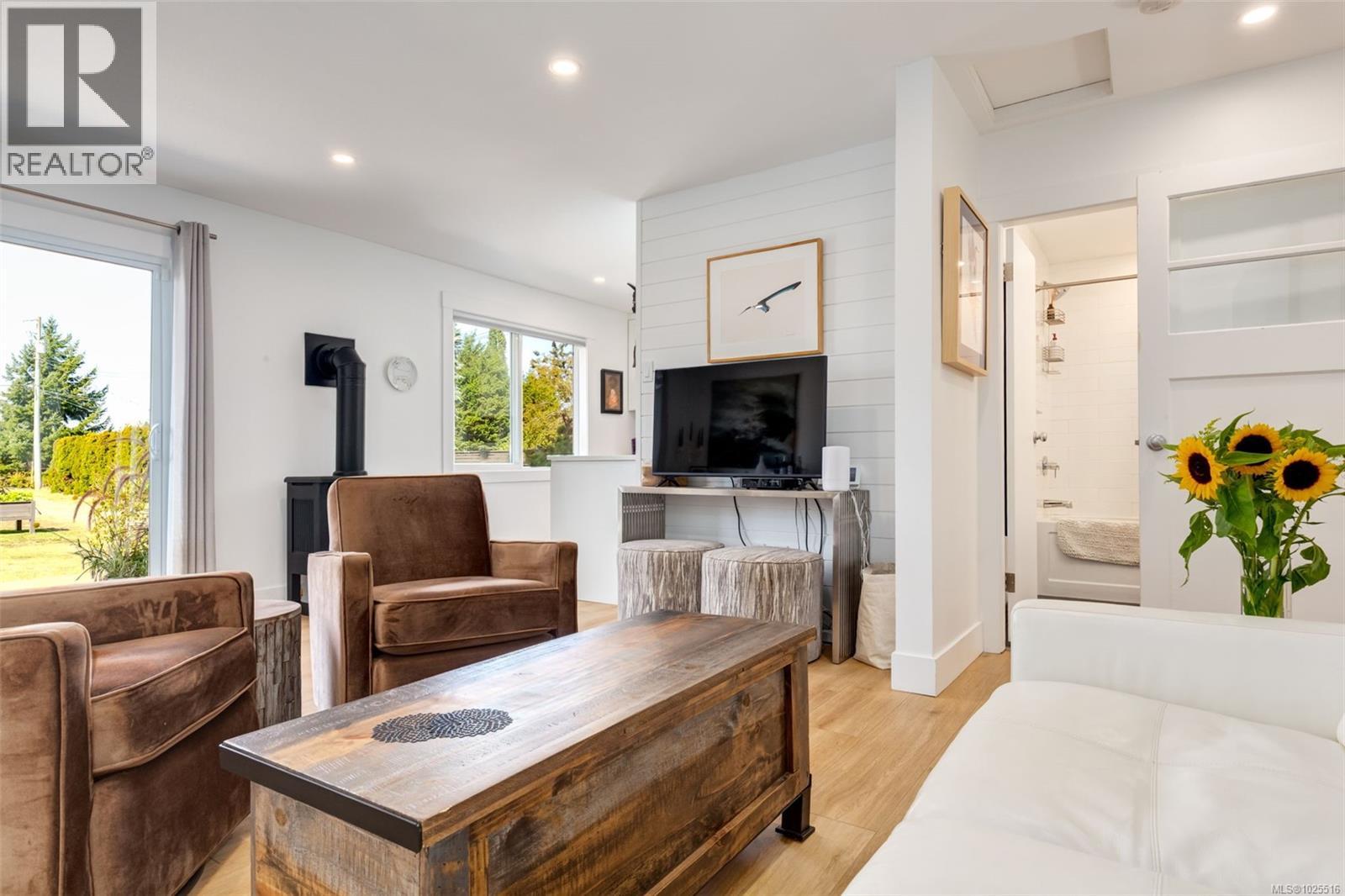 7902 Lantzville Rd, Lantzville